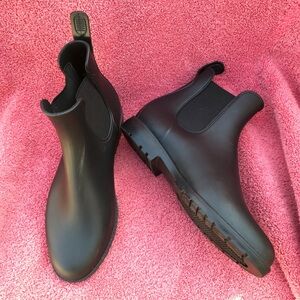 Capelli Women’s Ankle Rain Boots 10 Black Chelsea Pull-On Waterproof Commuter